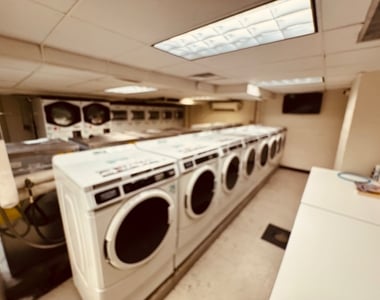 83rd Avenue - Photo Thumbnail 12