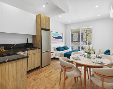 61 Montrose Avenue - Photo Thumbnail 2