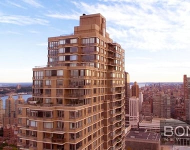 West 60th Street - Photo Thumbnail 10