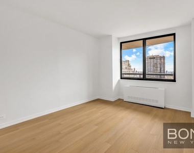 West 60th Street - Photo Thumbnail 13