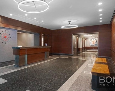 West 60th Street - Photo Thumbnail 8