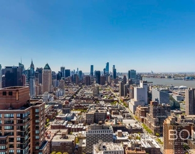 West 60th Street - Photo Thumbnail 4