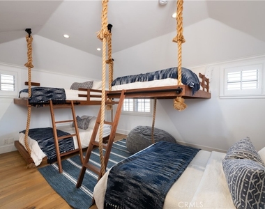 1228 W Oceanfront - Photo Thumbnail 25
