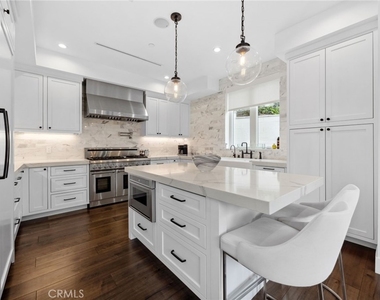 2801 Bayside Drive - Photo Thumbnail 14