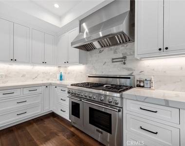 2801 Bayside Drive - Photo Thumbnail 16