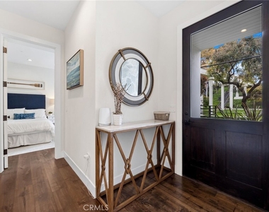 2801 Bayside Drive - Photo Thumbnail 6