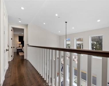 2801 Bayside Drive - Photo Thumbnail 20