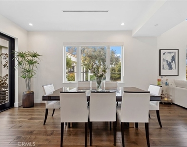 2801 Bayside Drive - Photo Thumbnail 12