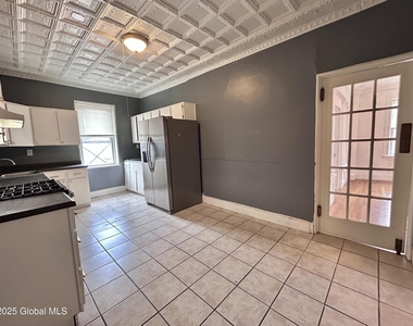 290 2nd Avenue - Photo Thumbnail 14