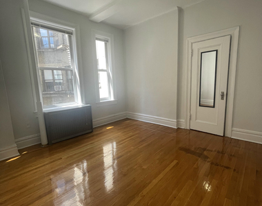 West 97th and Broadway - Photo Thumbnail 7