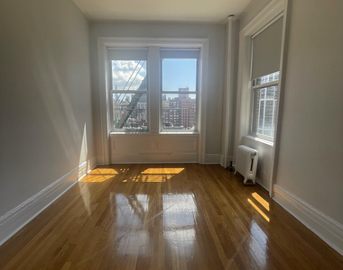 West 97th and Broadway - Photo Thumbnail 10
