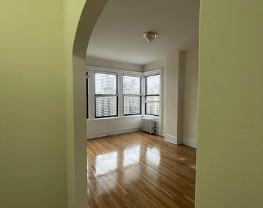 West 97th and Broadway - Photo Thumbnail 4