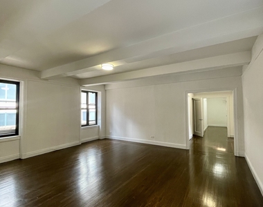 West 55th Street - Photo Thumbnail 2