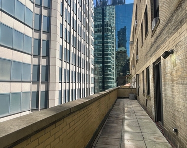 West 55th Street - Photo Thumbnail 4