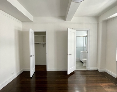 West 55th Street - Photo Thumbnail 10