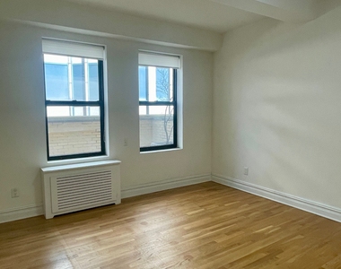 West 55th Street - Photo Thumbnail 11