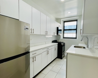 West 55th Street - Photo Thumbnail 3