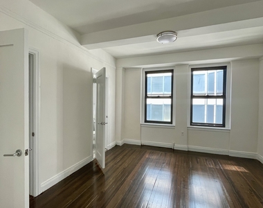 West 55th Street - Photo Thumbnail 9