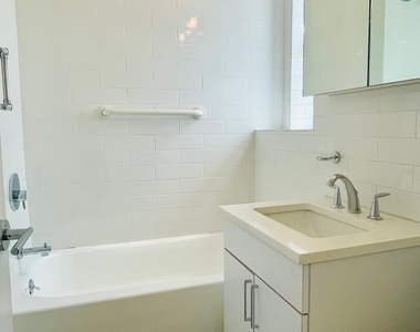 West 55th Street - Photo Thumbnail 15