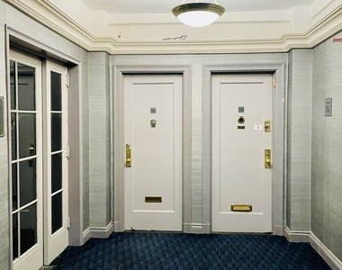 West 55th Street - Photo Thumbnail 12