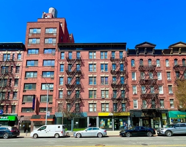York Avenue - Photo Thumbnail 0