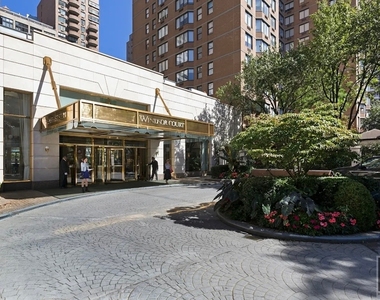East 31st Street - Photo Thumbnail 4