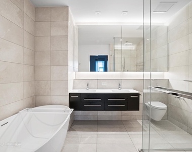 101 Leonard St - Photo Thumbnail 9