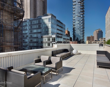 101 Leonard St - Photo Thumbnail 11
