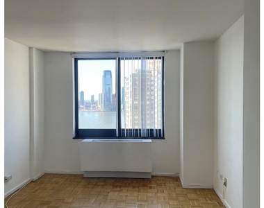 200  Rector Pl - Photo Thumbnail 2