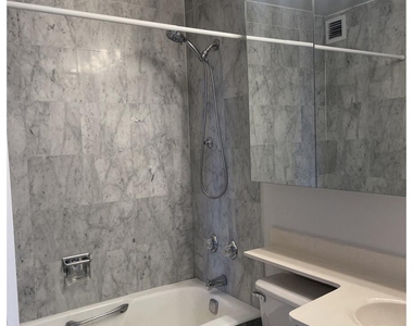 200  Rector Pl - Photo Thumbnail 8