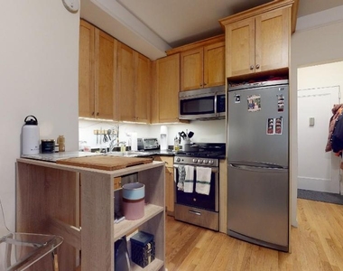 West 13th Street - Photo Thumbnail 3