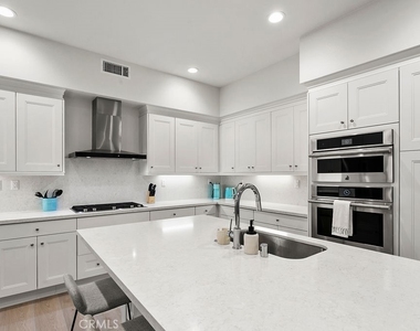 3440 Doheny Way - Photo Thumbnail 9