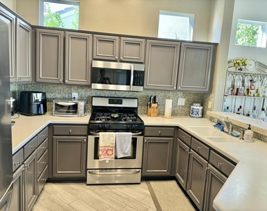 38071 Brandywine Avenue - Photo Thumbnail 8