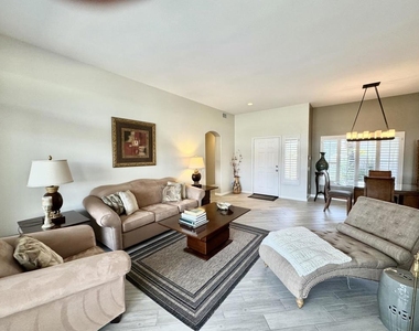 38071 Brandywine Avenue - Photo Thumbnail 5