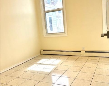 599 Amboy Avenue - Photo Thumbnail 11