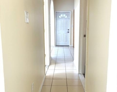 599 Amboy Avenue - Photo Thumbnail 16