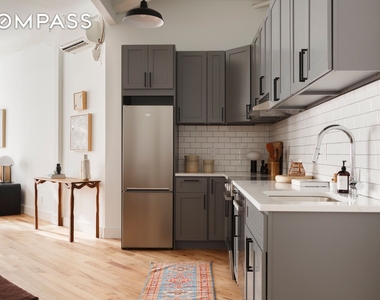 239 Banker Street - Photo Thumbnail 8