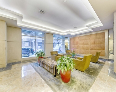 236 E 47th Street - Photo Thumbnail 4