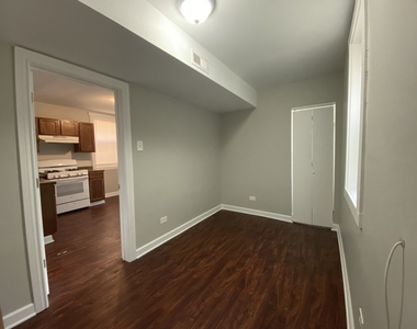 2034 N Kedvale Avenue - Photo Thumbnail 7