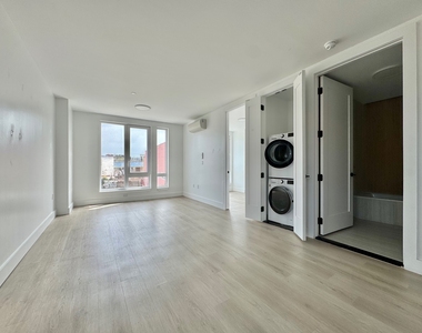 649 Hart Street - Photo Thumbnail 3