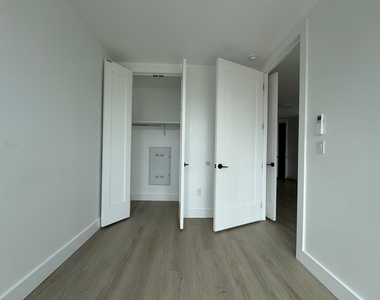 649 Hart Street - Photo Thumbnail 4