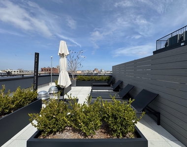 649 Hart Street - Photo Thumbnail 12