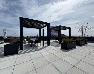 649 Hart Street - Photo Thumbnail 11