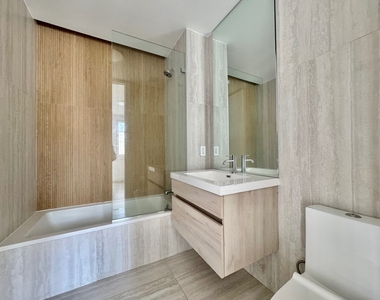 649 Hart Street - Photo Thumbnail 7