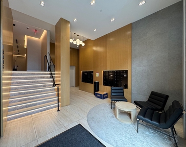 649 Hart Street - Photo Thumbnail 14