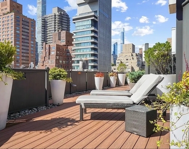 East 63rd Street - Photo Thumbnail 6