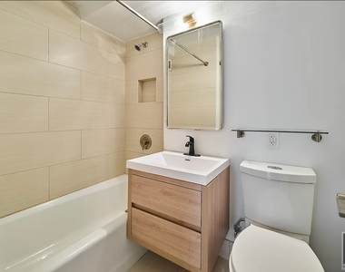 East 63rd Street - Photo Thumbnail 4