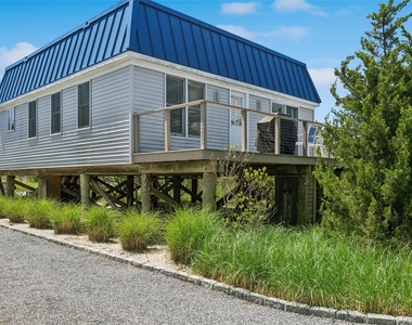 846 Dune Road - Photo Thumbnail 3