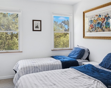 846 Dune Road - Photo Thumbnail 16