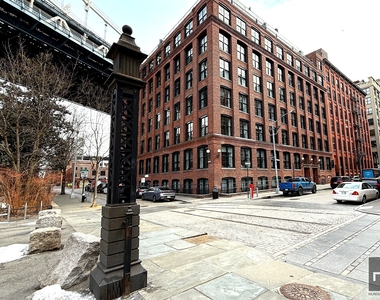 Washington Street - Photo Thumbnail 0